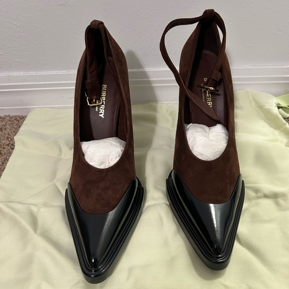 Burberry Brown and Black Pointed Heels - Picture 2 of 6